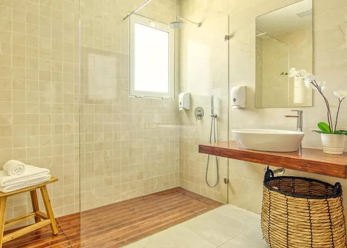 Dream With Luxury Services - Promotion Last Dates! Villa